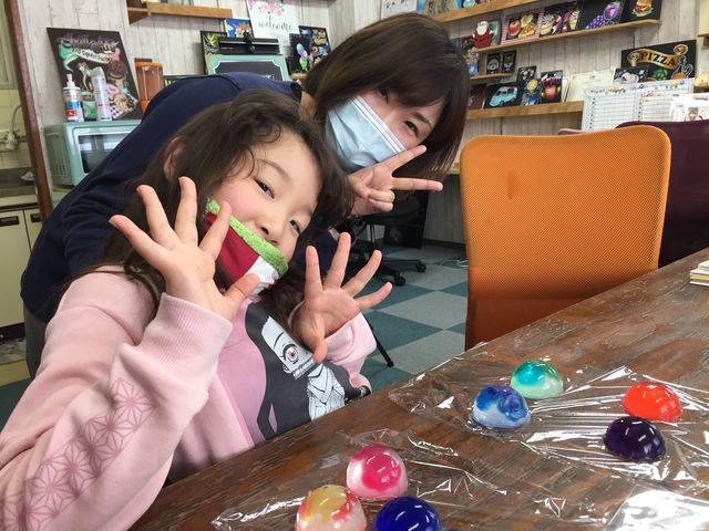 親子で楽しい一時。完成した日から使えるプルン!_トール&チョークアート魔法使いのパンプキン