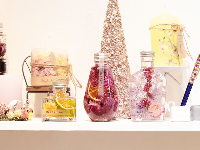 お花を使った商品のデザイン、製作、販売、レッスンをしております!レッスン当日は店内商品10%OFFで購入可能です!楽天市場でも販売中☆_Paris Flower