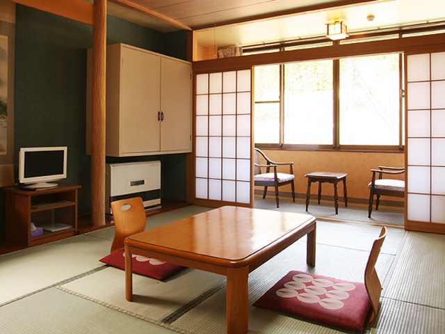 あやめや旅館