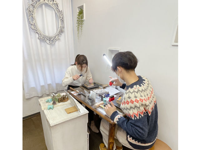 スタジオ風景作業スペース_ビジュオペラ神戸ステューディオ