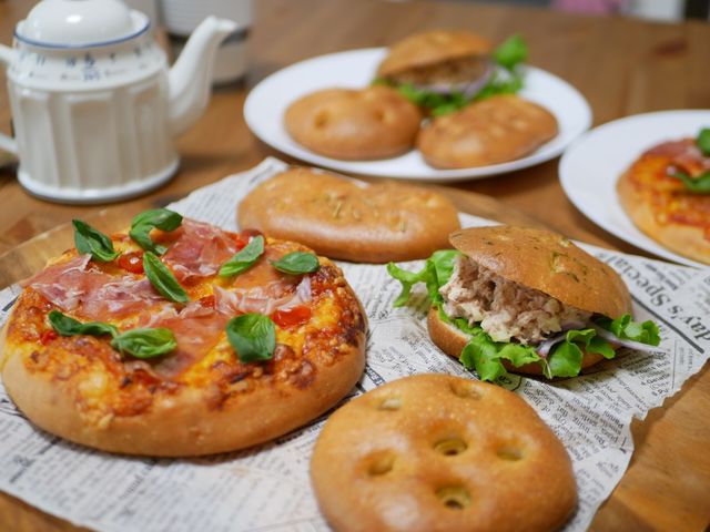 生徒さまの作られたパンです(ピザ&フォカッチャ)_手作り教室 パン工房CASA