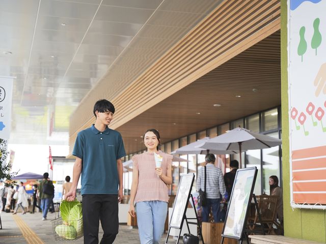 道の駅とよはしでは、新鮮な野菜、ここだけのお土産が購入できる他、アクティビティ体験なども可能です。_道の駅とよはし インフォメーション