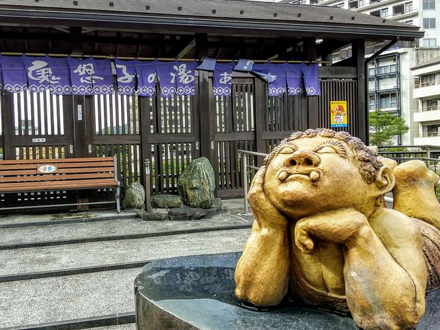 鬼怒子(きぬこ)がいる無料足湯「鬼怒子の湯」_鬼怒川温泉まち歩きツアー