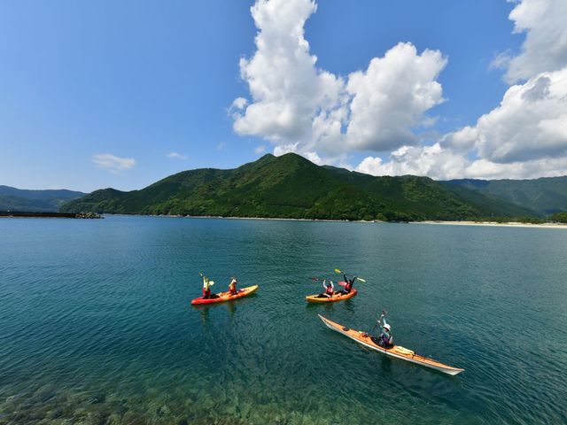 熊野古道を背景に_みきさといーぐみ