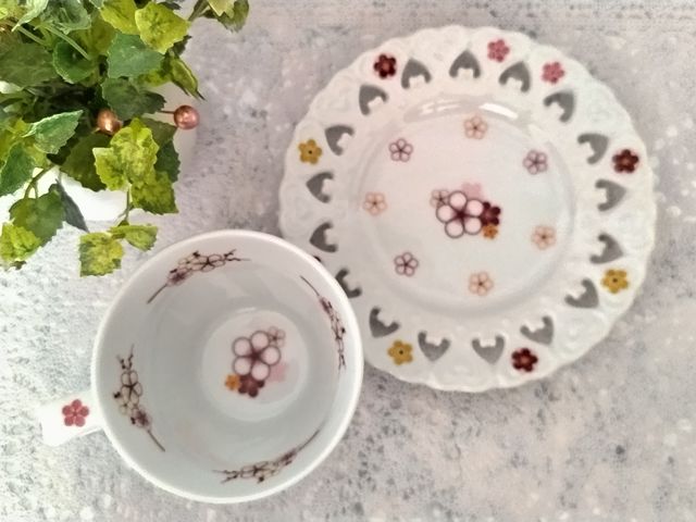 体験レッスン作品☆梅の柄が和風テイストで素敵です!_ポーセラーツ あとりえ しおん