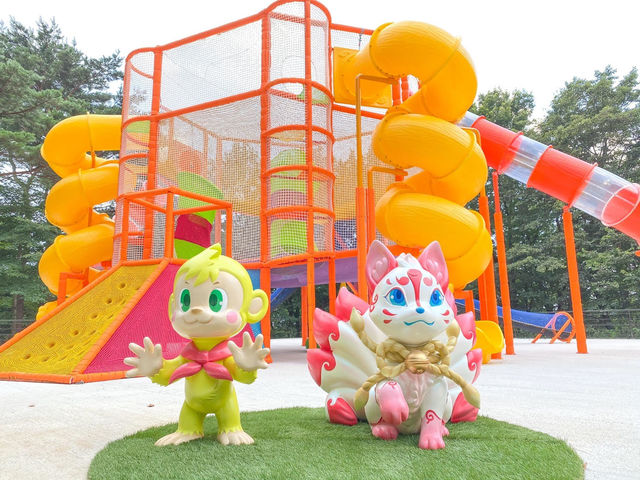 "きーすけ”と”こたま”がお出迎え!!_那須の森の天空キャッスル キツネノボリ