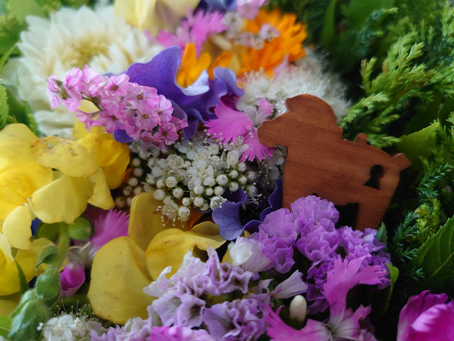 生花の香りに癒されます♪
お花は季節や入荷状況により毎回違います。
ご希望でしたら造花にも変更可能です。_花装飾ラデュレ