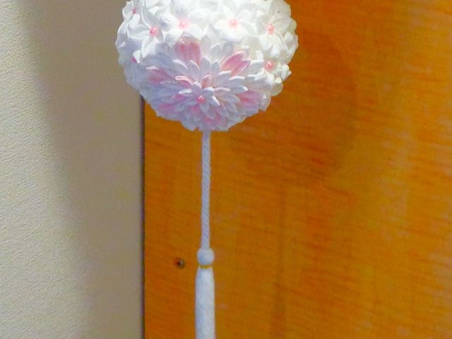 丸つまみで仕上げたくす玉_つまみ細工講座 花風(hanakaze)