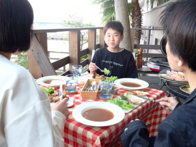 狩野川を見下ろしながらのひとときをお過ごしください_沼津リバーサイドホテル