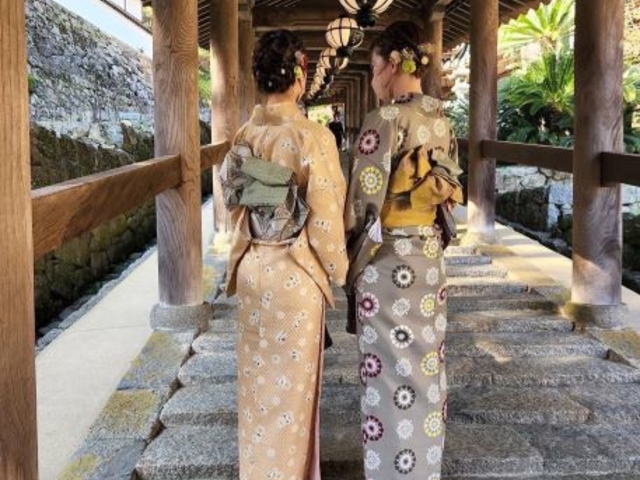 レトロなお着物で
新作もご用意させていただいております。_奈良長谷寺きものレンタル