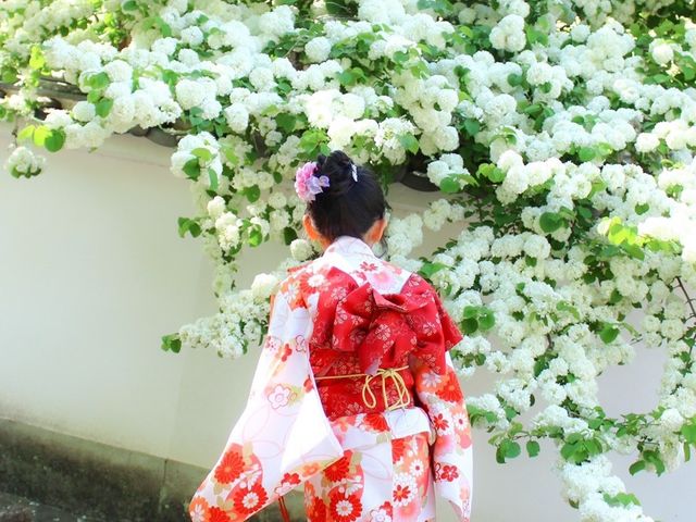 お着物は後ろ姿も可愛いですね
長谷寺境内は、色とりどりのお花が咲き誇ります_奈良長谷寺きものレンタル