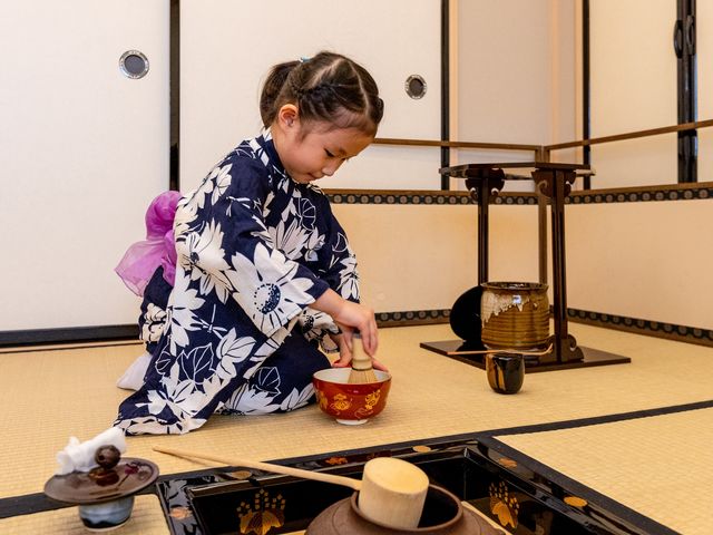 お子さまの体験もできます_イージー茶道カフェ&茶道教室 つなぐ