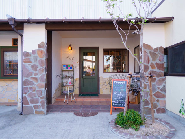 当店の外観です♪ Mogaハウスたかしたぐみの1階にございます。_Hygge