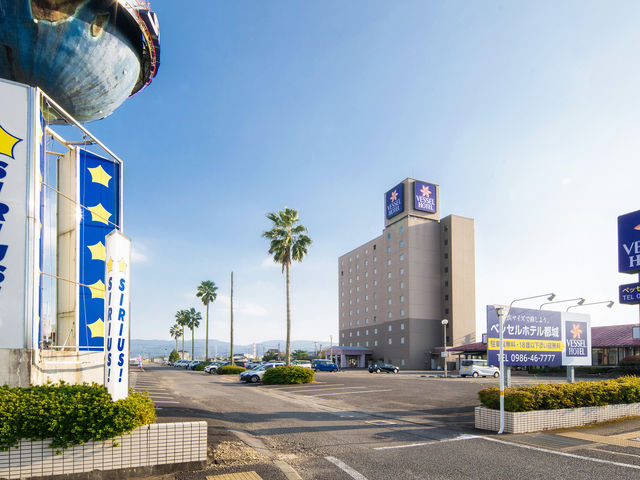 10号線沿い。地球儀のマークが目印です。_ベッセルホテル都城