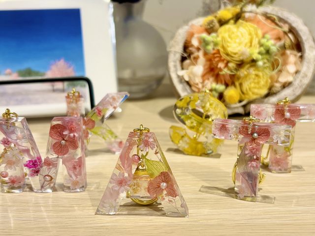 イニシャルキーホルダーは組み合わせアイテムにぴったり!_iCLOVER(Ayatori)