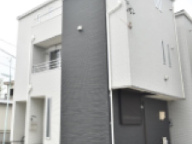正面右側parking の看板が目印です。_Chainon