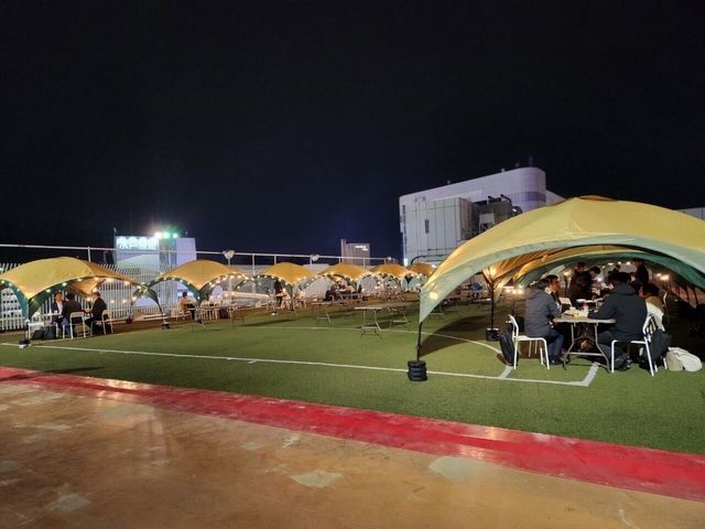 夜の部も大人気です!_URBAN EARTH BBQ 水戸エクセル店