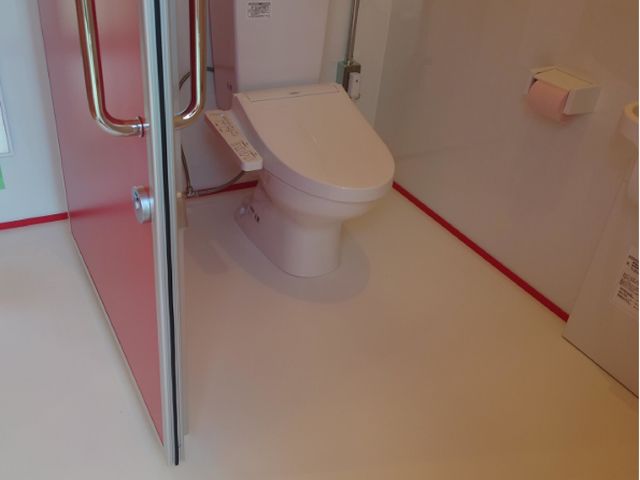 トイレは広くてキレイです☆_和いち遊園