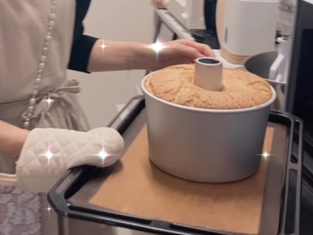 シフォンケーキ焼き上がり_fabulous
