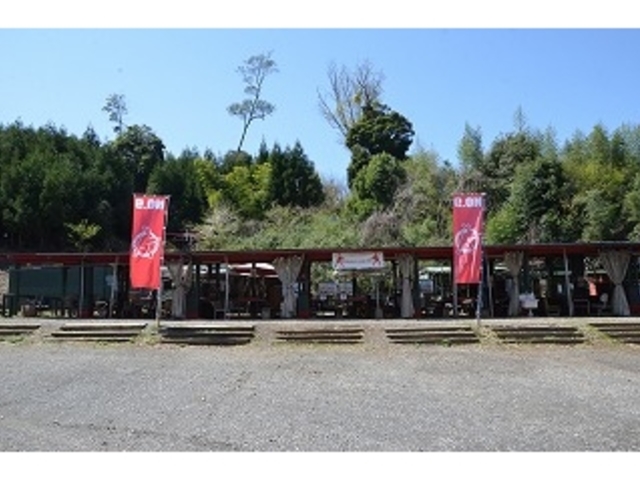 駐車場は100台収容!勿論無料です☆_Buggy Mountain No.9