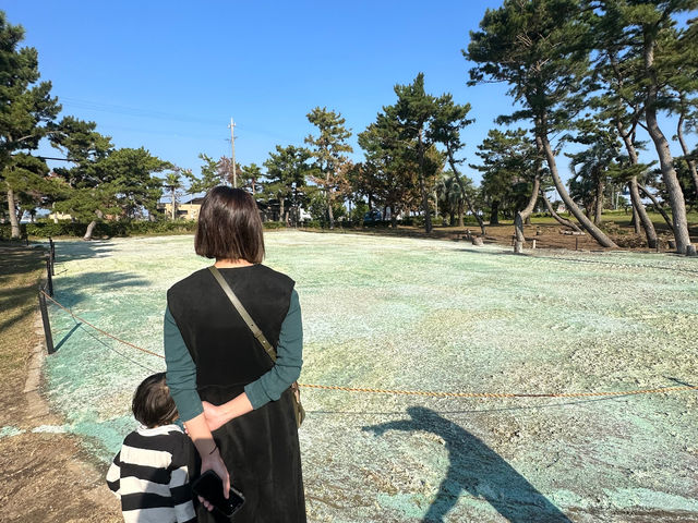 ご家族、ご夫婦、恋人同士、お友達同士で、キャンプをしながら、天然石に触れるのも、楽しいと思います!
記念に残る逸品の製作体験を是非!_天然石&癒 Lunaria 浜名湖パークビレッジ内