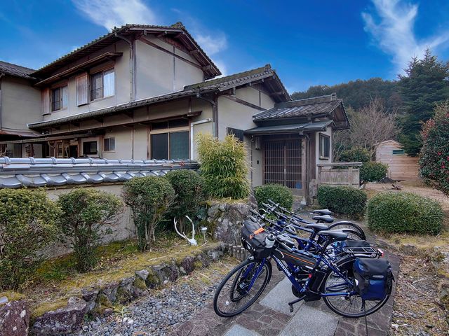 施設前にて_あひるの森