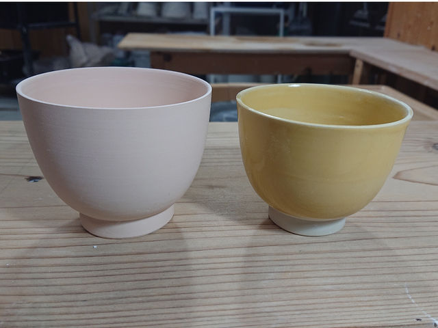 同じ大きさで作ったもの。 左・素焼き 右・完成品 完成品はひとまわり小さくなります_碧陽窯