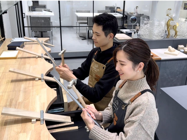 スタッフによるわかりやすいレクチャーで、初めてでも安心してお作りいただけます。_FIRST DIAMOND 静岡彫金工房