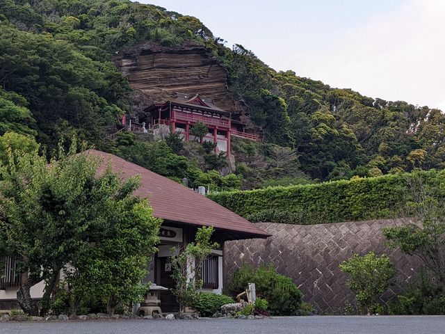 崖観音(大福寺)からの鏡ヶ浦の景色もおすすめ。_鏡浦自動車株式会社