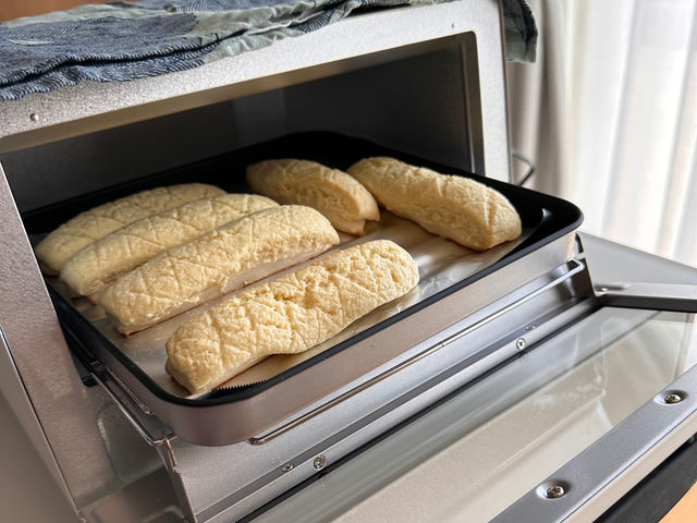 トースターで簡単!予熱不要。
前日に生地作りして、朝起きたらトースターで焼くだけ!ご飯を炊くような気持ちでパン作りが出来ますよ!_日々のパン教室 HanaRima