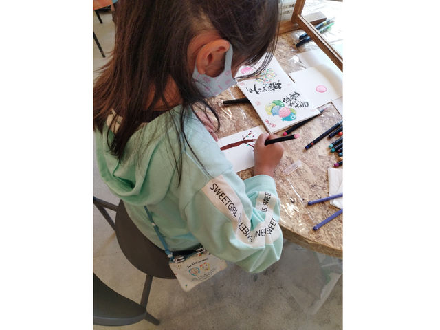 小さなお子様もお絵かき感覚でおのれのしょが
出来上がります_晴・心和己書道場