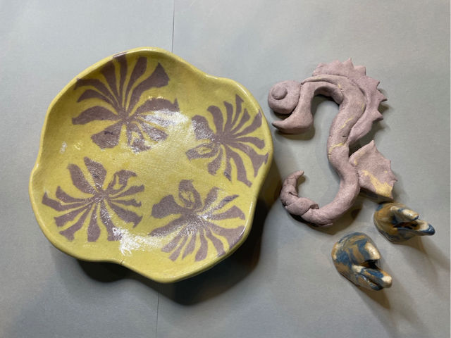 オリジナル小皿、箸置き、お香立てやアクセサリーなどを体験できます。お子様にもおすすめです。_Cotomo練り込み陶芸