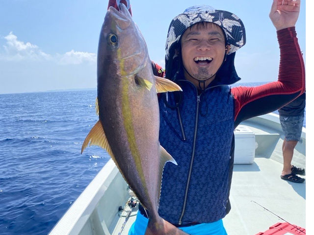 本島からお越しいただきました〜
いぜな島で初釣り初カンパチ!_や~ぐな~