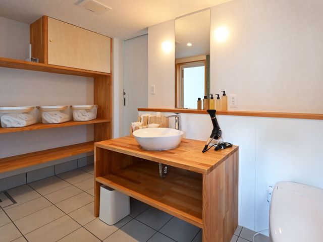 明るく気分が沸き立つような洗面台で一日をスタート!_BONーMAL HOLIDAY