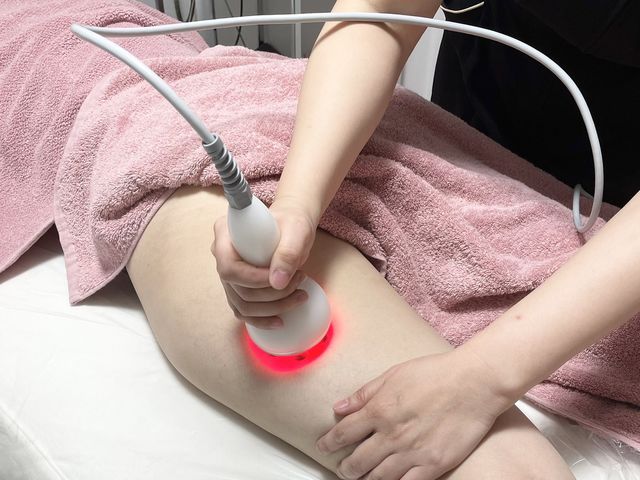 ラジオ波プラス吸引は、体脂肪の減少やセルライトの改善に効果的な美容器具です。_つど払いSalon Angel【アンヘル】