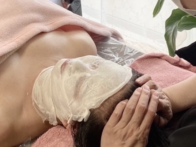 リアボーテ正規取扱店!
お肌の悩みに応じて、フェイシャル致します。人気No1は、マーメイドセル_つど払いSalon Angel【アンヘル】