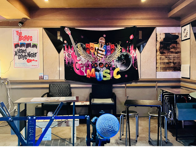 座席数40名程度、オールスタンディング約50名可能!広々とした空間!_BAROHMYOUSIC(バローミュージック)
