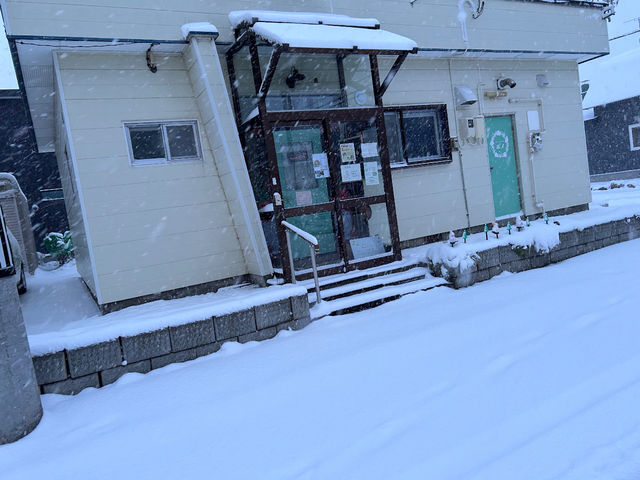 小さな一軒家のお店です。店頭販売は玄関先での販売になります。
_フラワースイーツ ポノ