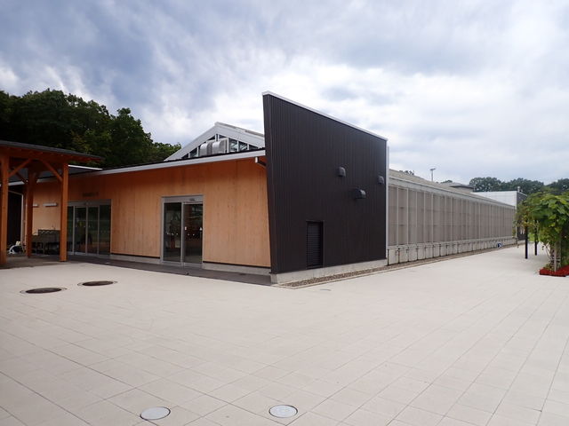農業体験ハウス(トマト収穫体験、ベビーリーフ収穫体験ができます)_木場潟公園東園地