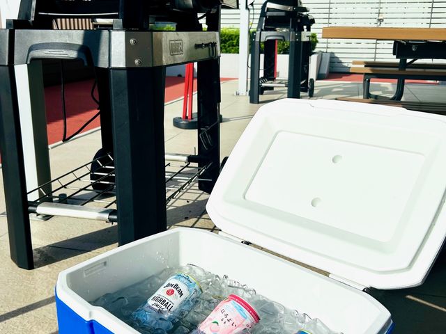 どぶ漬けでキンキンに冷やして飲めます!
※別途3,000円_LOCAL BBQ 晴海
