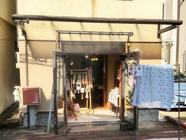 谷中にゃんともです
外観はこんな感じです
_BKKまくらめ倶楽部