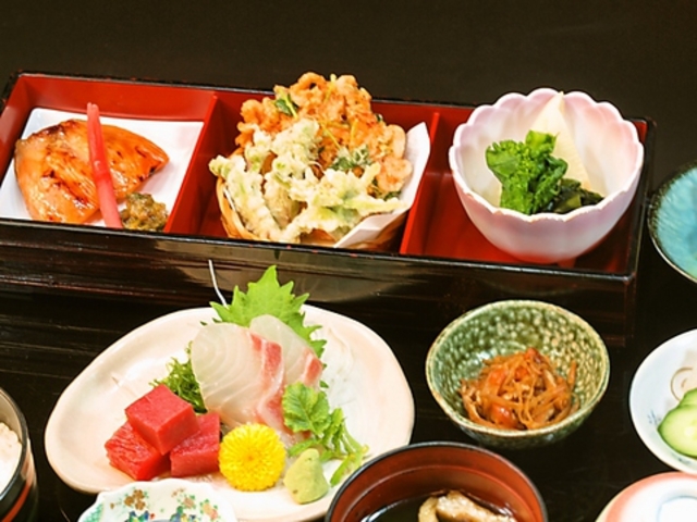 和風れすとらん桃川の写真1