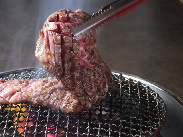 炭火焼肉 もくれんの写真1