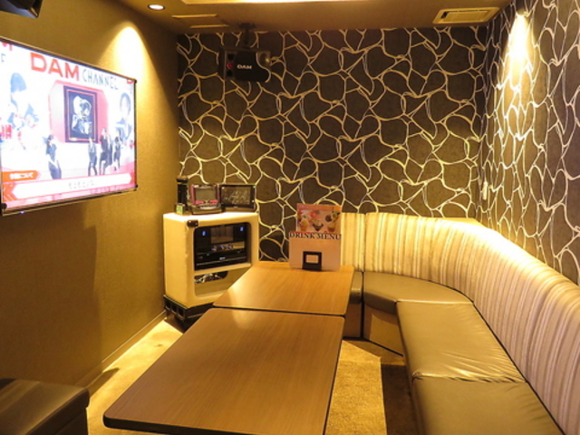 スーパーカラオケ 白梅町店の写真1
