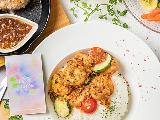 NIJIYA cafe&diningの写真1