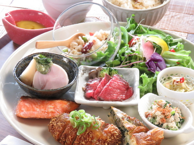 zukekura DELI&CAFEの写真1