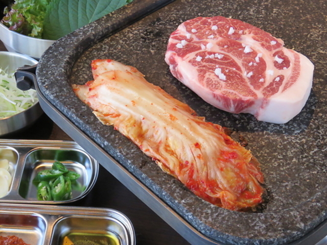 韓国食堂 とんとんポチャの写真1