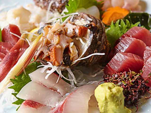 海鮮屋台 虎丸水産の写真1