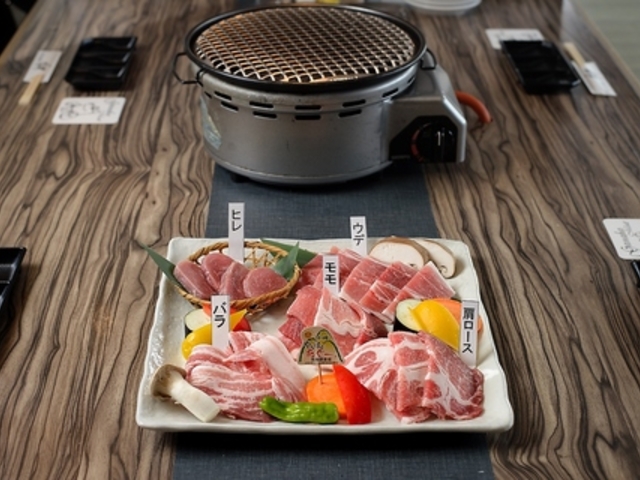 豚ホルモン 我那覇焼肉店の写真1