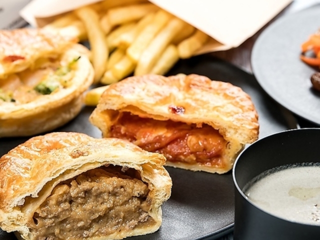 バイロンベイミートパイファクトリー 勝田台本店の写真1